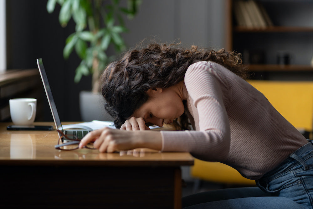 Ständig müde: 10 Gründe für Dauermüdigkeit
