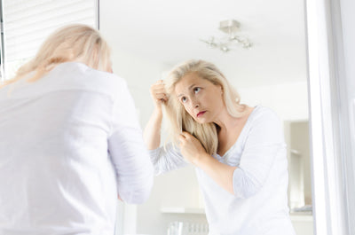 Haarausfall und dünnere Haare in den Wechseljahren