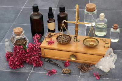 Beste pflanzliche Mittel für Wechseljahre und Hitzewallungen